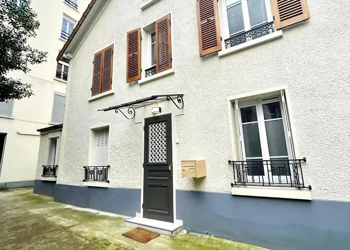 Area 5 Minutes From Paris * Suresnes